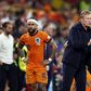 Corinthians convida Koeman a assistir jogo ao vivo de Depay no Brasil