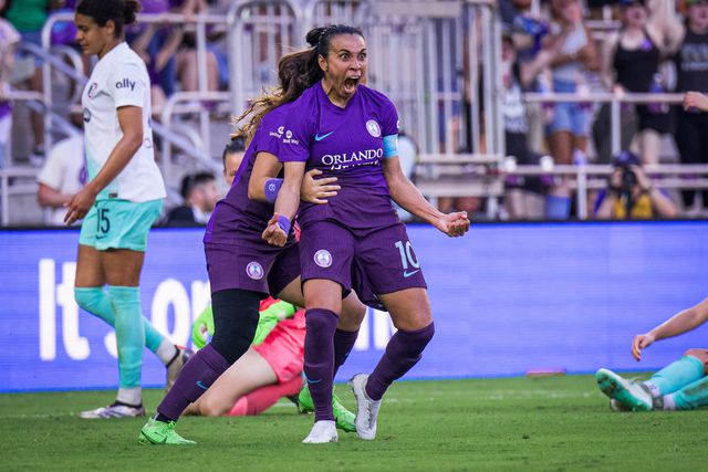 Golaço! Marta ‘senta’ duas adversárias e ainda passa pela guarda-redes (vídeo)