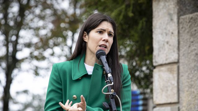 Momento em que a embarcação de Mortágua é intercetada pelos israelitas