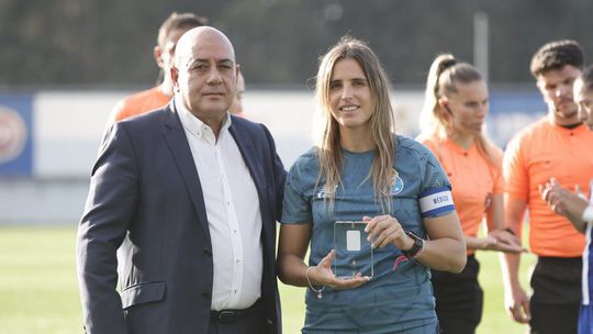 Médica do FC Porto recebe cartão branco pelo seu 'fair-play'