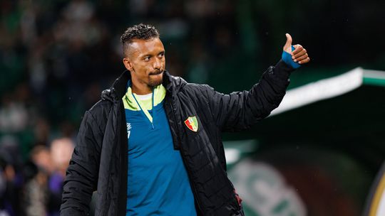 Sporting e Man. United felicitam Nani