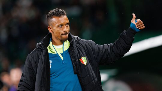 Sporting e Man. United felicitam Nani