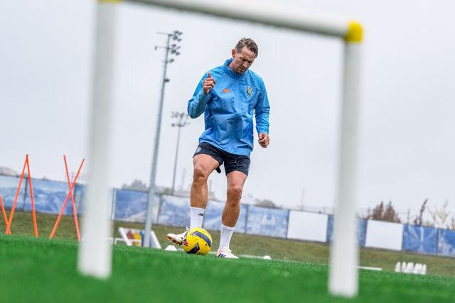 Luuk de Jong já trabalhou integrado esta segunda-feira - Foto: FC PORTO