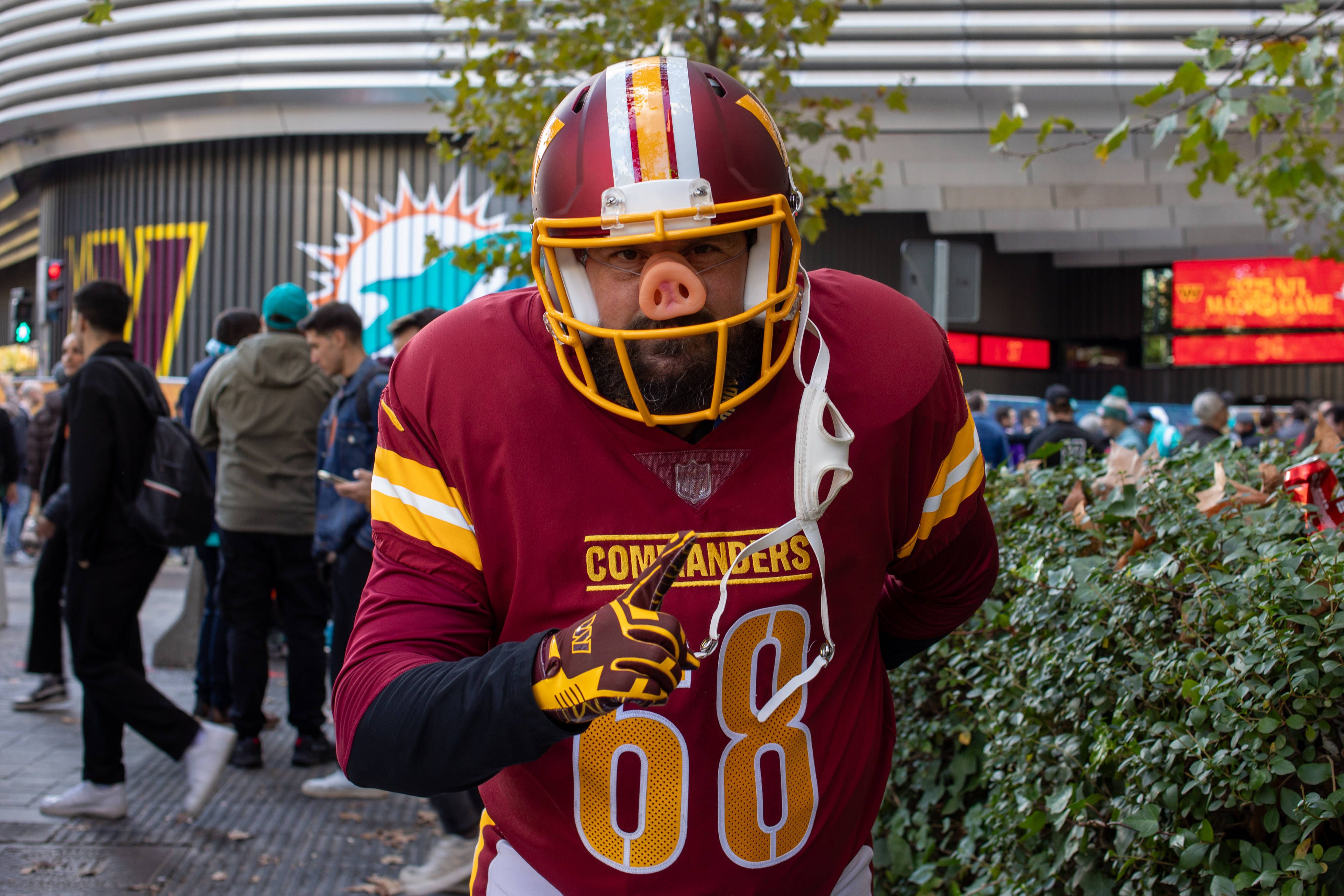 Adepto dos Washington Commanders antes do jogo com os Miami Dolphins em Madrid - Foto: IMAGO