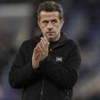 Marco Silva a agradecer o apoio dos adeptos do Fulham em casa do Everton