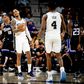 De'Aaron Fox de costas - X dos San Antonio Spurs