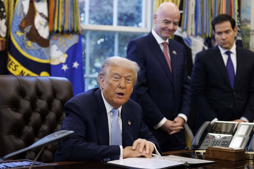 Trump e Infantino na Casa Branca