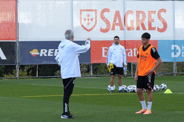 José Mourinho — Foto SL Benfica