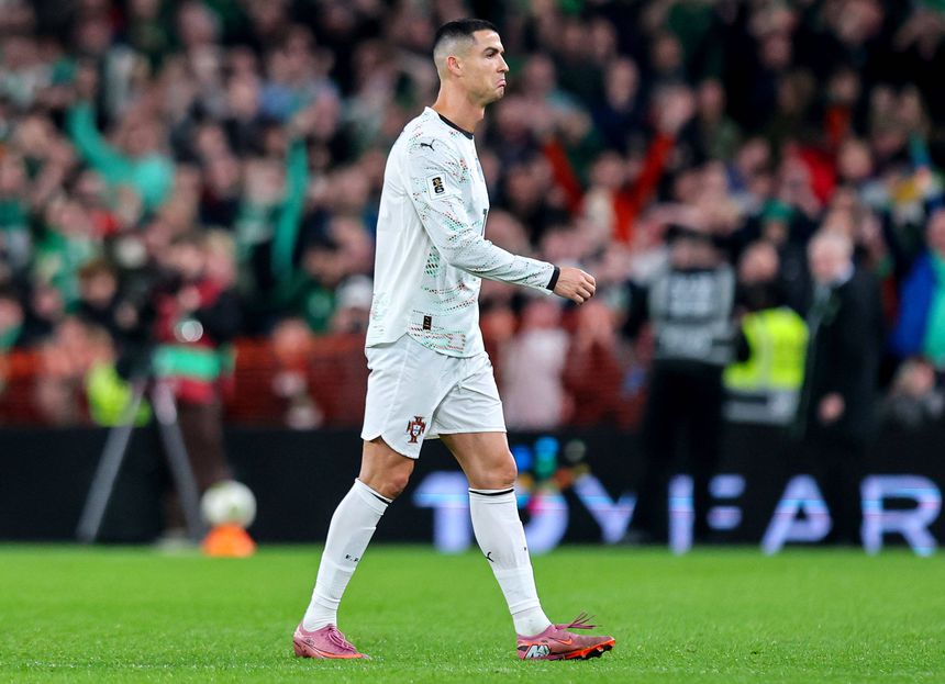 CR7 foi expulso em Dublin, frente à Irlanda, e não defrontou a Arménia