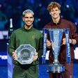 Carlos Alcaraz (à esquerda) e Jannik Sinner (à direita)