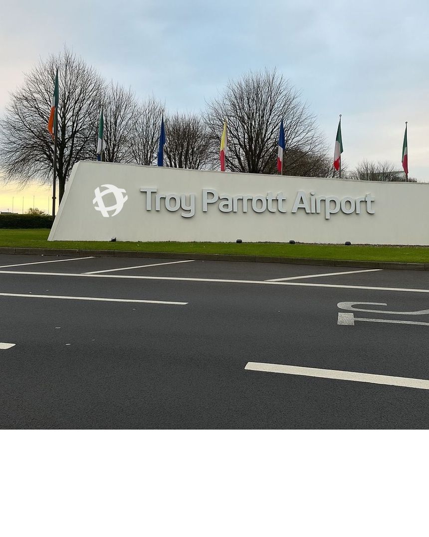 X do Troy Parrott International Airport