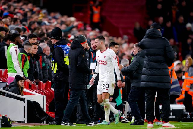 Diogo Dalot expulso no último minuto e fica furioso (vídeo)
