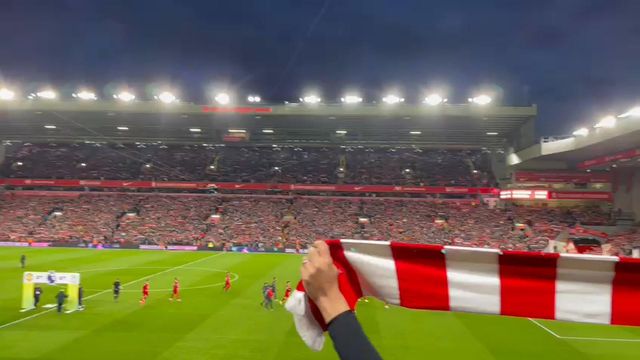 Arrepiante! You'll Never Walk Alone ao vivo