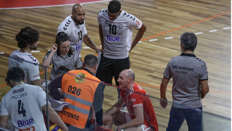 Capitão do Benfica Hugo Gaspar recebeu cartão branco por auxiliar adversário
