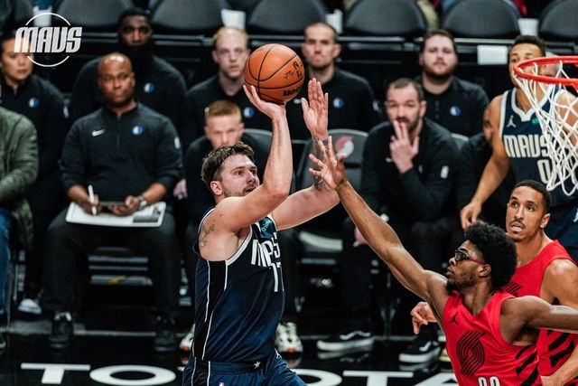 NBA: Luka Doncic ultrapassa Wilt Chamberlain com triplo duplo histórico