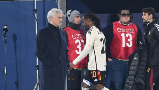 Mourinho comenta decisão de tirar Renato Sanches após 18 minutos em campo