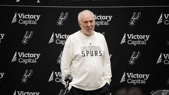 NBA: Popovich agradece apoio mas não revela quando regressa aos Spurs