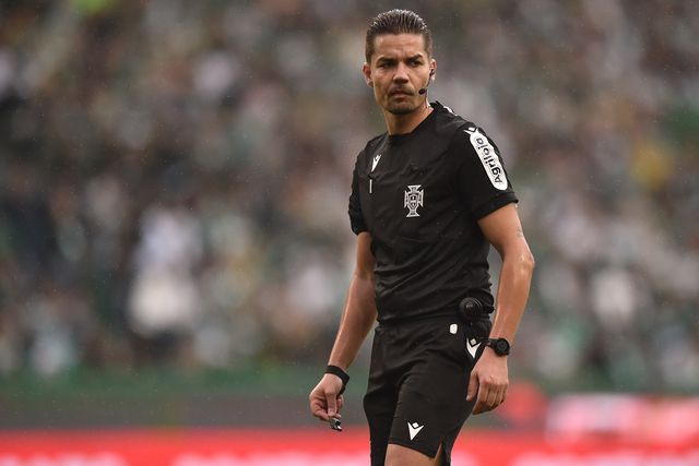 Iancu Vasilica apitou o Nacional-Benfica (Miguel Nunes)