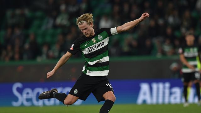 Hjulmand em estilo a rematar à baliza adversária