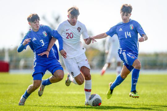 Seleção de sub-16 empata com a Itália