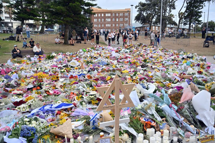 Vítimas na praia Bondi Beach recordadas