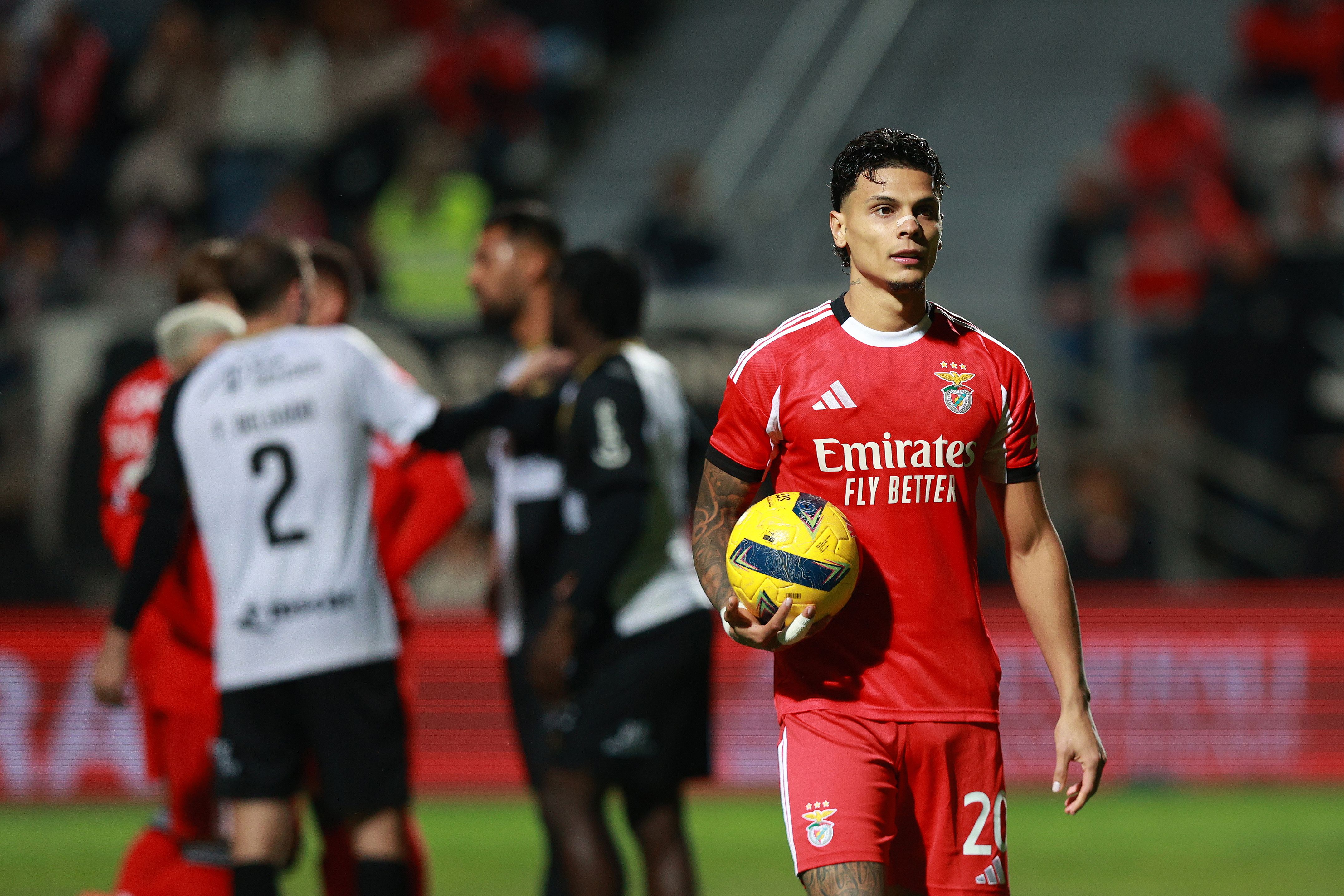 Richard Ríos com a bola na mão - Foto: Carlos Vidigal Jr. / Kapta+