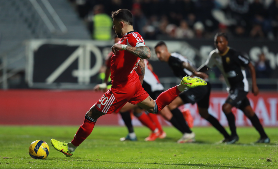 Otamendi voltou a falhar um penálti na Taça de Portugal. Foto: Carlos Vidigal/Kapta+