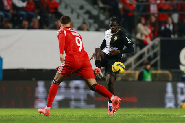 Ivanovic em ação frente ao Farense - Foto: Carlos Vidigal Jr. / Kapta+