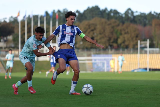 João Teixeira, médio do FC Porto B, tem sido chamado ao trabalho da formação principal