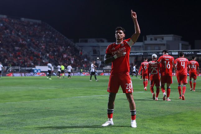 Richard Ríos festeja golo apontado frente ao Farense - Foto: Carlos Vidigal Jr. / Kapta+