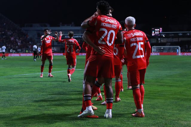 Festejos do Benfica depois do golo de Richard Ríos - Foto: Carlos Vidigal Jr. / Kapta+