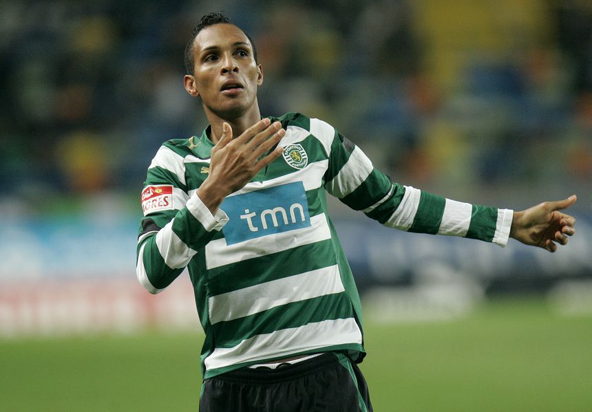 Liedson jogou de leão ao peito de 2003 a 2011 - Foto: A BOLA