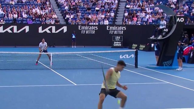 'Brincar' com Alcaraz no court? Sonego conseguiu