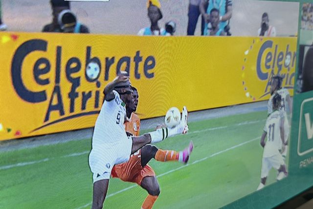 VÍDEO: Diomande faz penálti e dá 'ajuda' a Peseiro no CAN