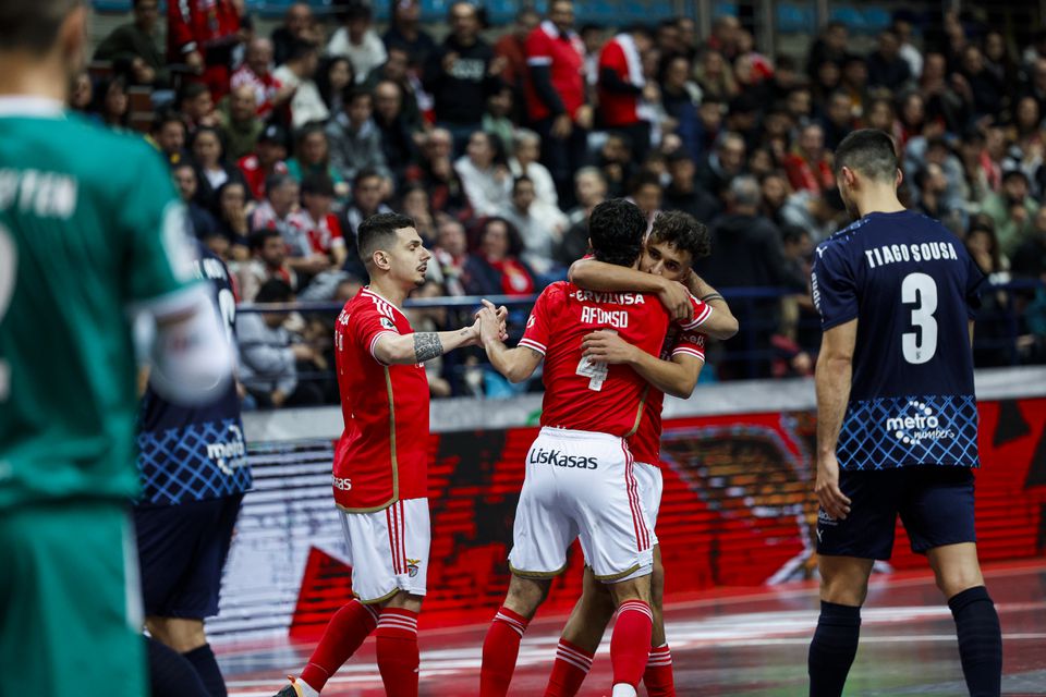 Benfica goleia SC Braga e ruma às meias-finais da Taça da Liga