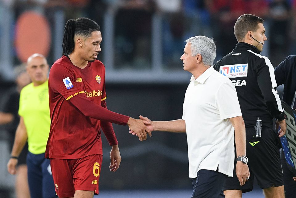 Smalling despede-se de Mourinho e admite «analgésicos em abundância»