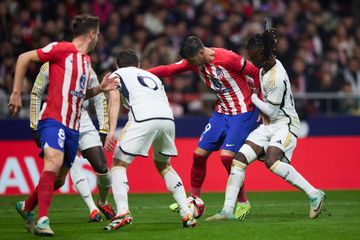 VÍDEO: Morata faz o 2-1 com 'ajuda' de Camavinga e Lunin