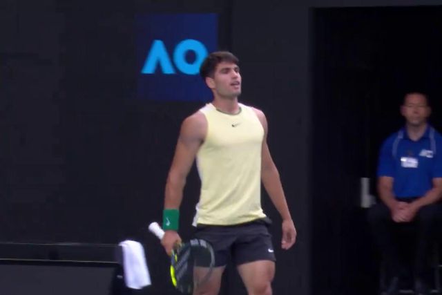 É só mais um ponto do outro mundo de Carlos Alcaraz