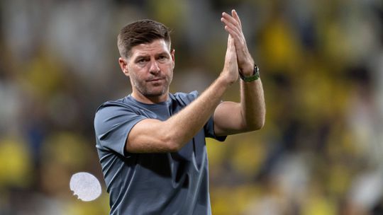 Steven Gerrard pediu para deixar a Arábia Saudita