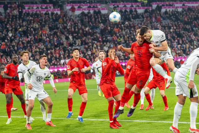 VÍDEO: Tiago Tomás assiste na derrota do Wolfsburgo em casa do Bayern