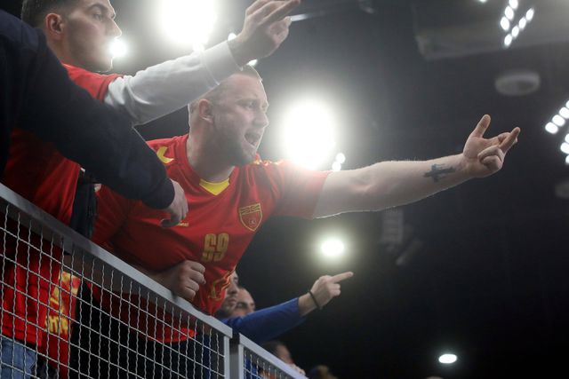 Fúria dos adeptos da Macedónia do Norte vale multas e ameaça de jogos à porta fechada