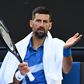 Djokovic foi filmado a coxear no aeroporto de Doha (vídeo)