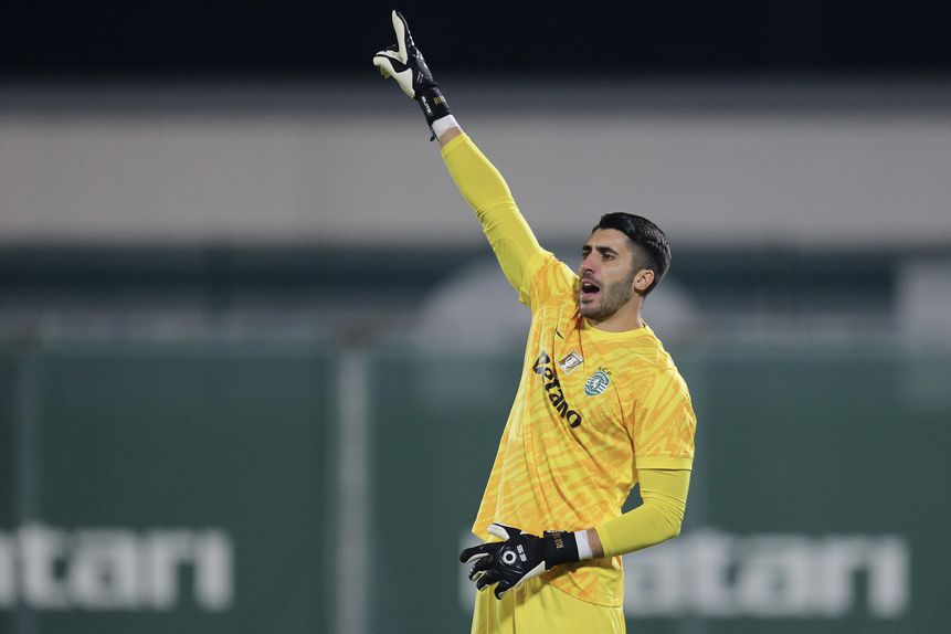Rui Silva deve assumir a defesa da baliza dos leões no Dragão