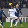 Camara controla a bola no jogo entre o FC Porto e o V. Guimarães - Foto Rogério Ferreira/Kapta+