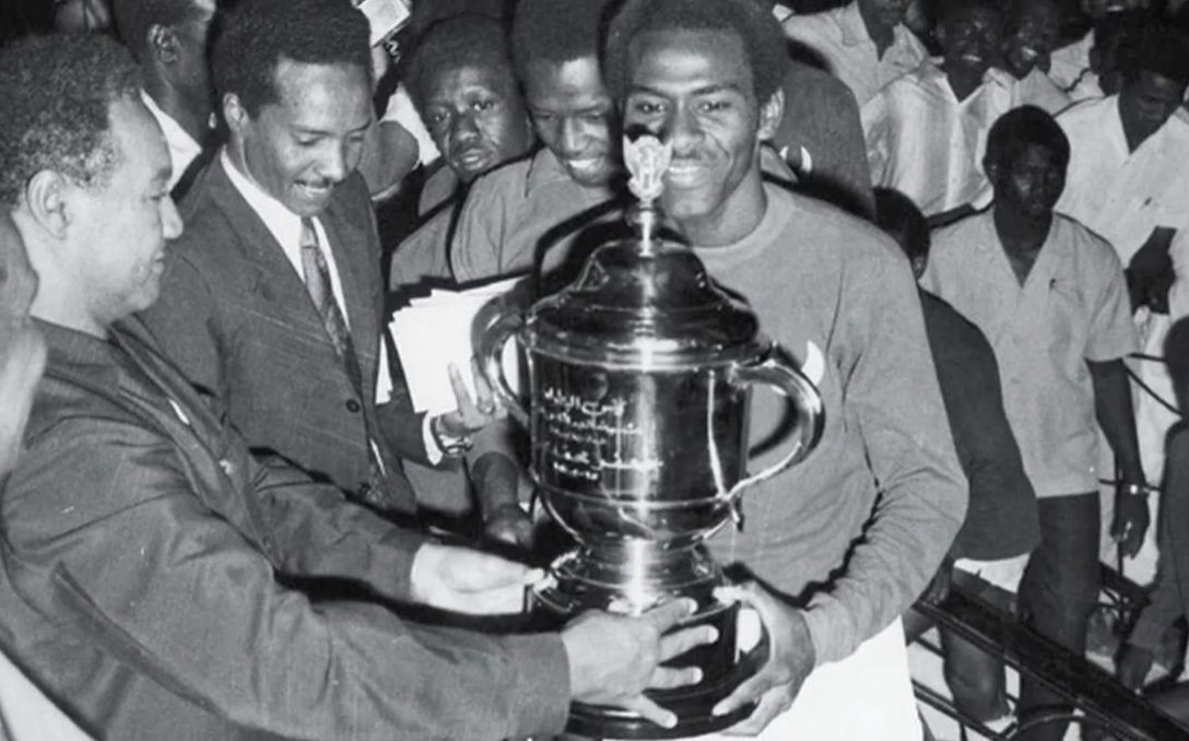 1970 - Sudão - após vitória sobre o Gana (1-0) - Imagem: YouTube