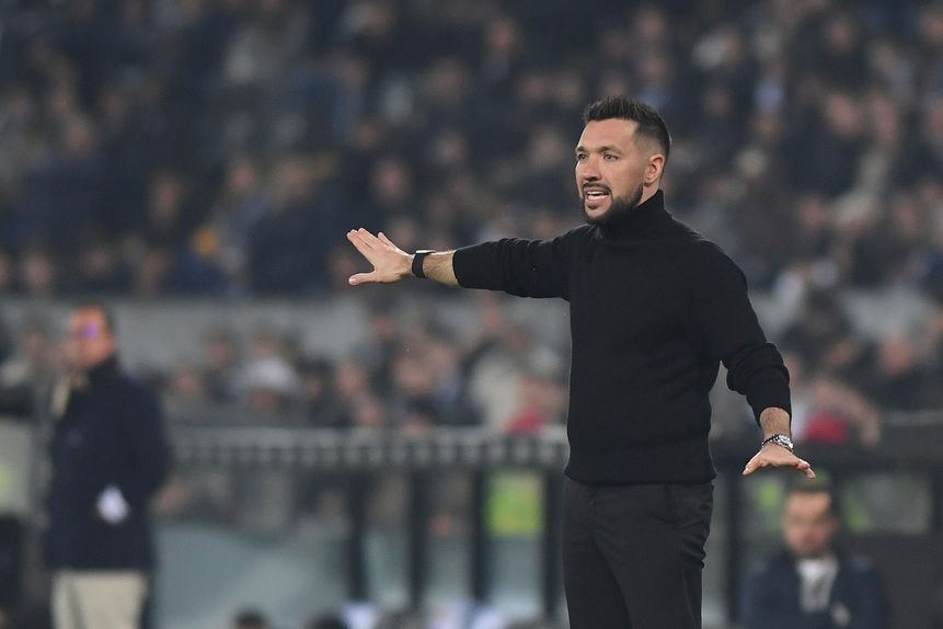 Farioli no banco do FC Porto no jogocom o V. Guimarães - Foto Rogério Ferreira/Kapta+