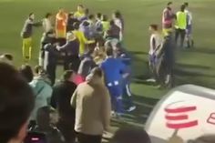 Confrontos no final do jogo entre o Marinhas e o Celeirós, na Taça da AF Braga