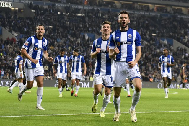 «Estrela pálida que iluminou a noite tranquila do dragão»