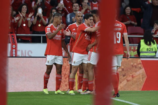 VÍDEO: Neres inaugura o marcador para o Benfica numa jogada de insistência