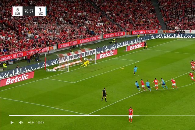 Trubin emenda e defende penálti cometido por Morato